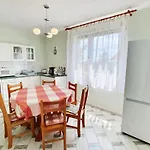 Apartment Georgina - Biro Tours Nr 60 *