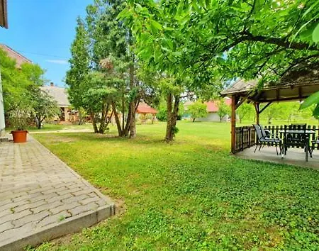 Appartement Georgina - Biro Tours Nr 60 Vonyarcvashegy