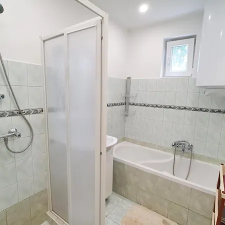 Appartement Georgina - Biro Tours Nr 60 Vonyarcvashegy