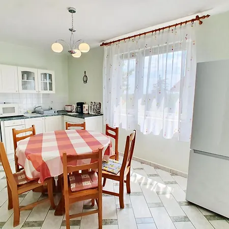 Appartement Georgina - Biro Tours Nr 60 *